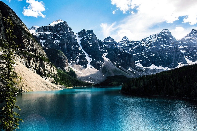 Moraine Lake im Banff-Nationalpark in Alberta