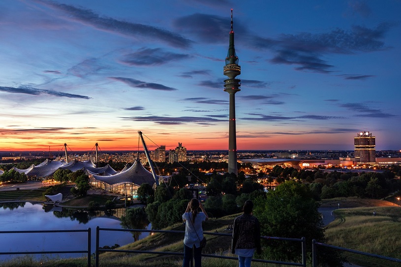 Mnchner Olympiapark am Abend