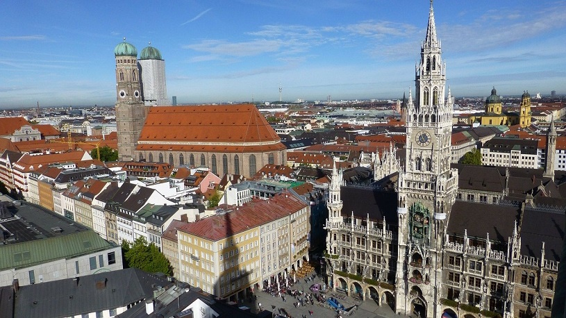 Mnchen mit Marienplatz, Rathaus und Frauenkirche