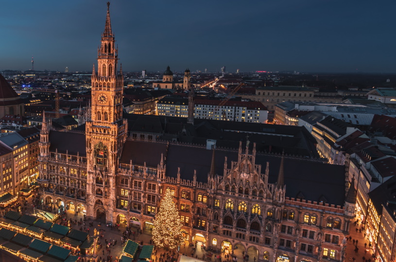 Marienplatz mit Rathaus