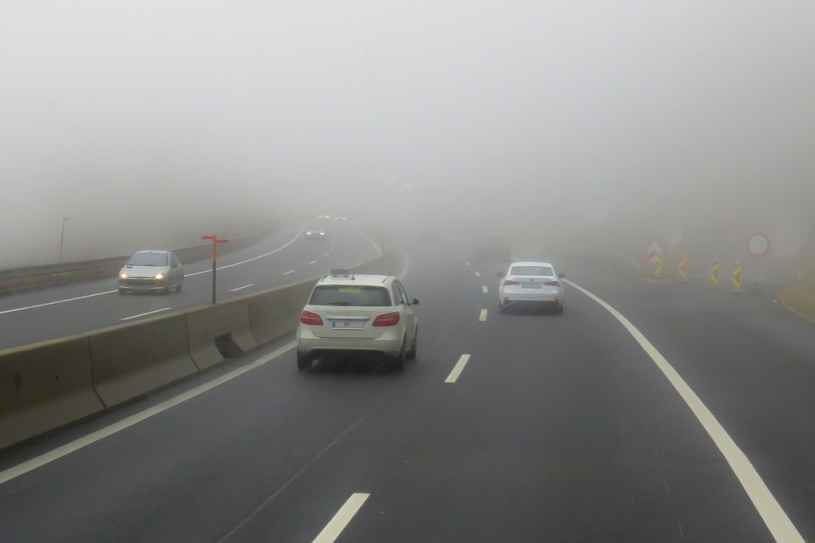 Autofahren im Nebel