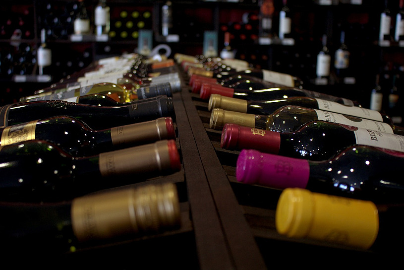Weine in einer Vinothek