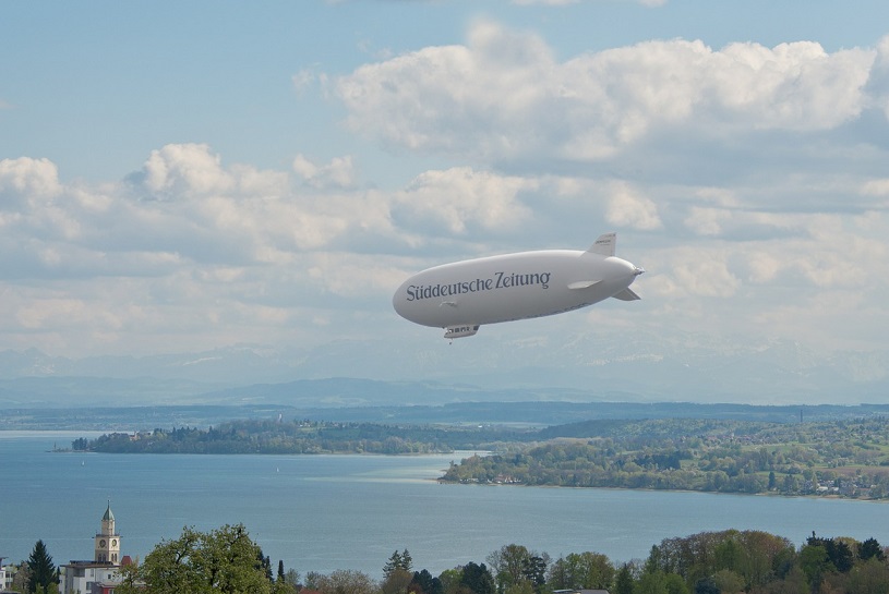 Zeppelin ber dem Bodensee